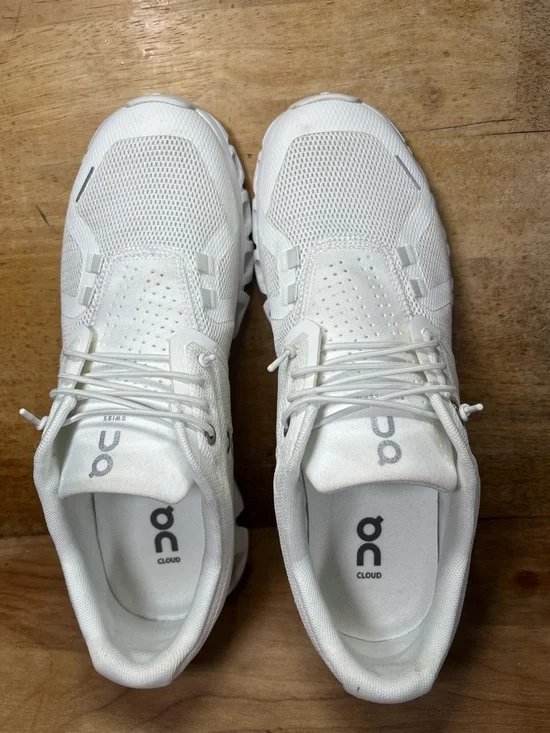 On Cloud 5 REFLECTIVE LIGHTWEIGHT Womens Size 9 Running Shoes Sneakers White - Picture 9 of 15